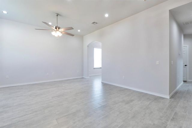 3930 Maple Grove Avenue, Shawnee, OK 74804