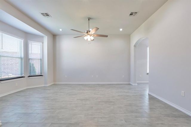 3930 Maple Grove Avenue, Shawnee, OK 74804
