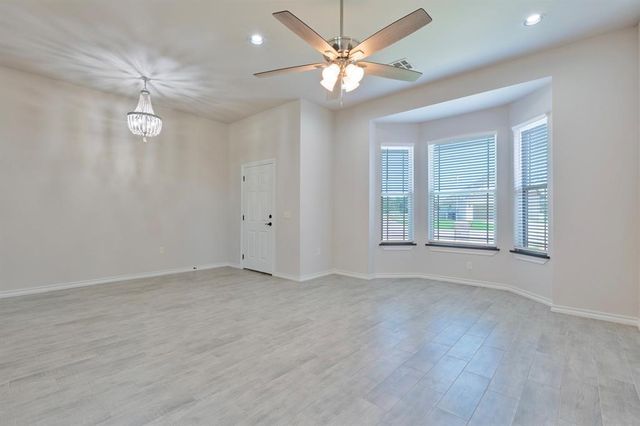3930 Maple Grove Avenue, Shawnee, OK 74804