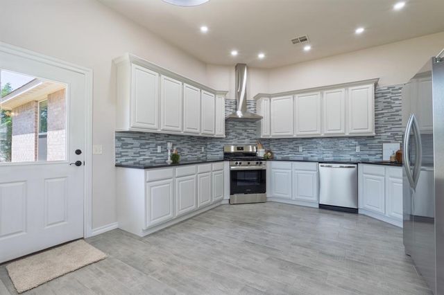3930 Maple Grove Avenue, Shawnee, OK 74804