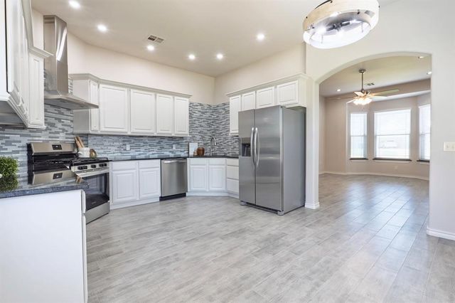 3930 Maple Grove Avenue, Shawnee, OK 74804