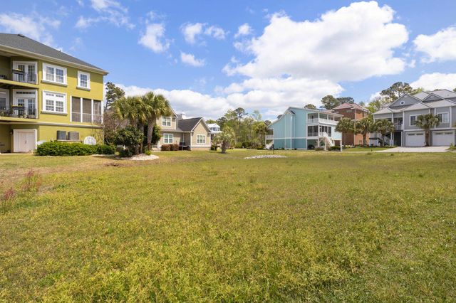 1709 Crosswinds Ave., North Myrtle Beach, SC 29582