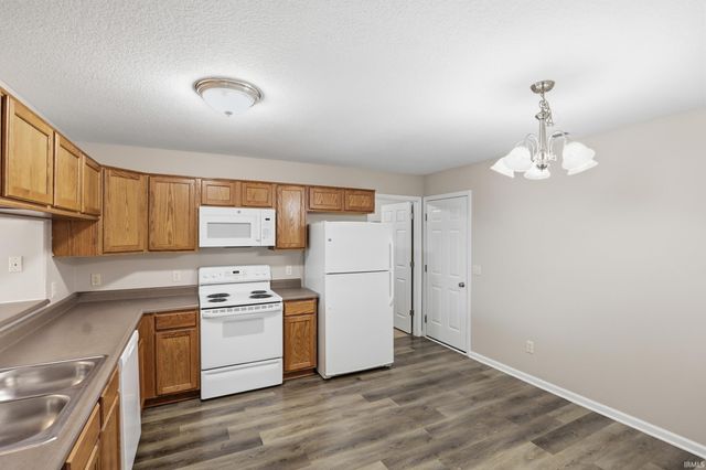 10232 Archstone Cove, New Haven, IN 46774