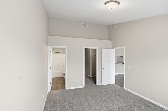 10232 Archstone Cove, New Haven, IN 46774