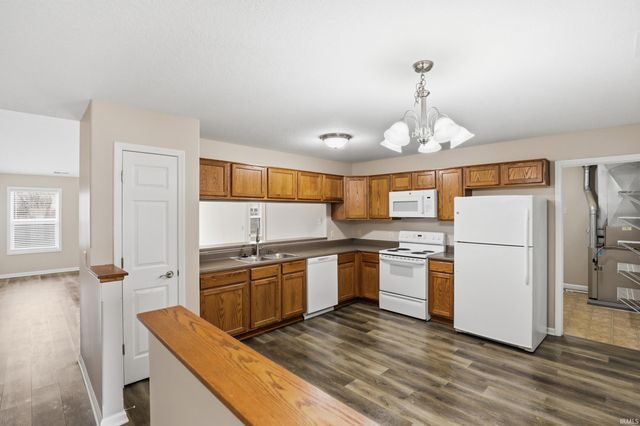 10232 Archstone Cove, New Haven, IN 46774