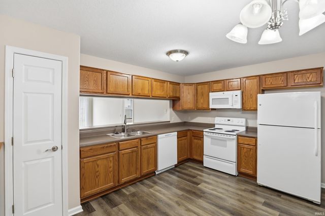 10232 Archstone Cove, New Haven, IN 46774