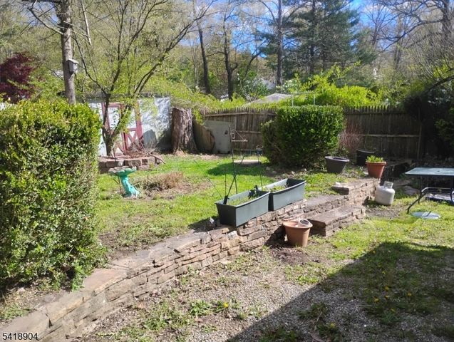 32 Laurel Drive, Jefferson Twp., NJ 07438