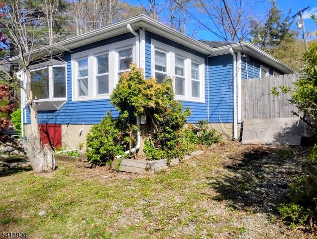 32 Laurel Drive, Jefferson Twp., NJ 07438