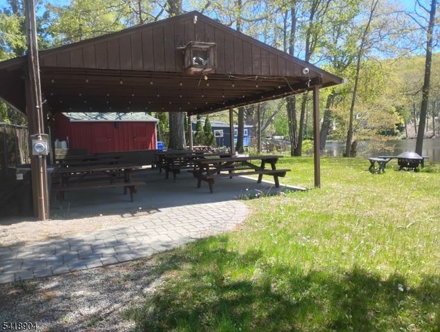 32 Laurel Drive, Jefferson Twp., NJ 07438