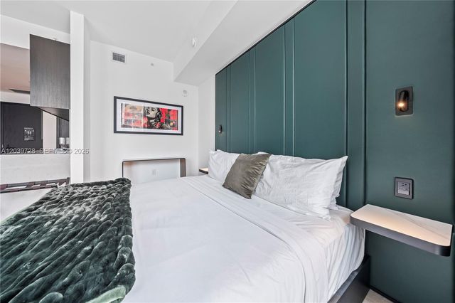 20 NE 11th St 2211, Miami, FL 33132
