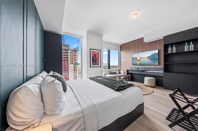 20 NE 11th St 2211, Miami, FL 33132