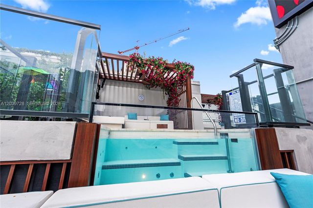 20 NE 11th St 2211, Miami, FL 33132