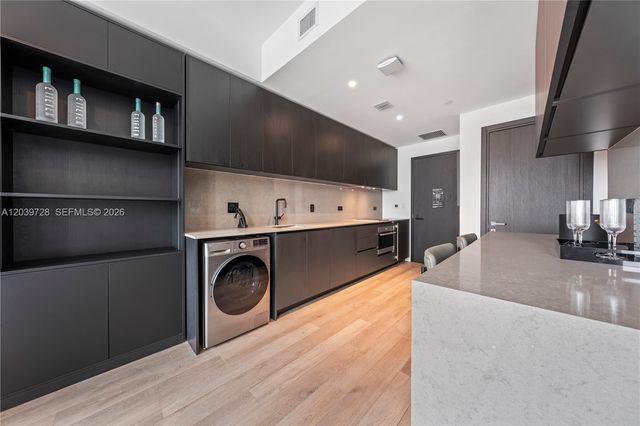20 NE 11th St 2211, Miami, FL 33132