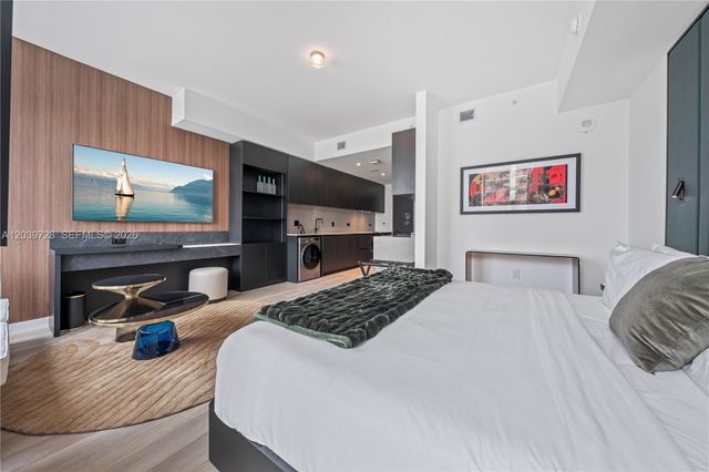 20 NE 11th St 2211, Miami, FL 33132