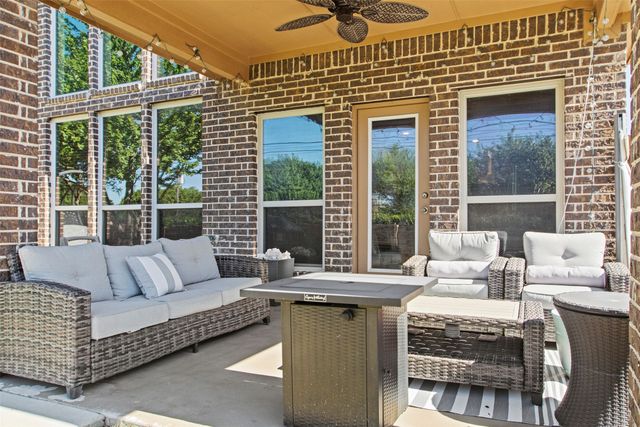 912 Danbury Drive, Desoto, TX 75115