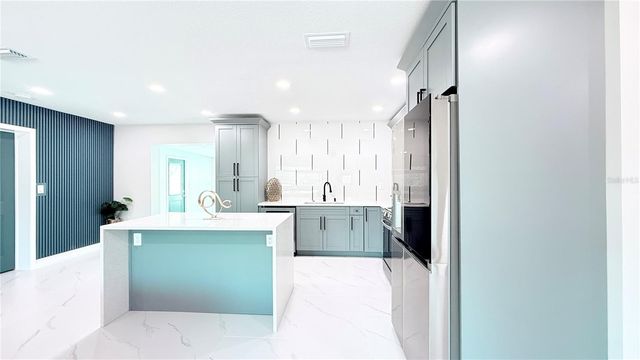 4312 E GROVE VIEW AVENUE, Tampa, FL 33617