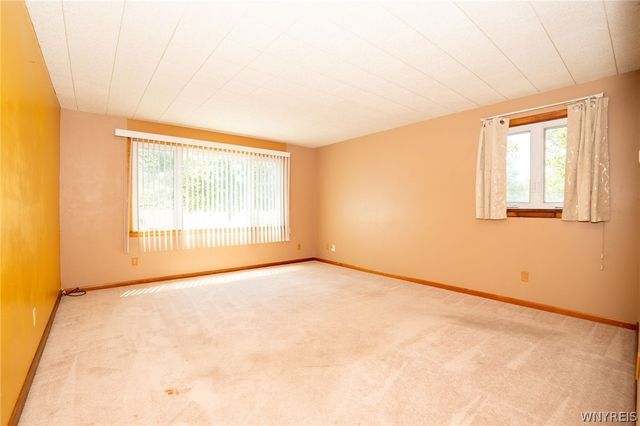 1040 Reserve Road 1, West Seneca, NY 14224