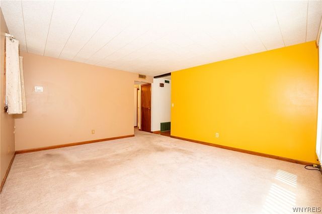 1040 Reserve Road 1, West Seneca, NY 14224