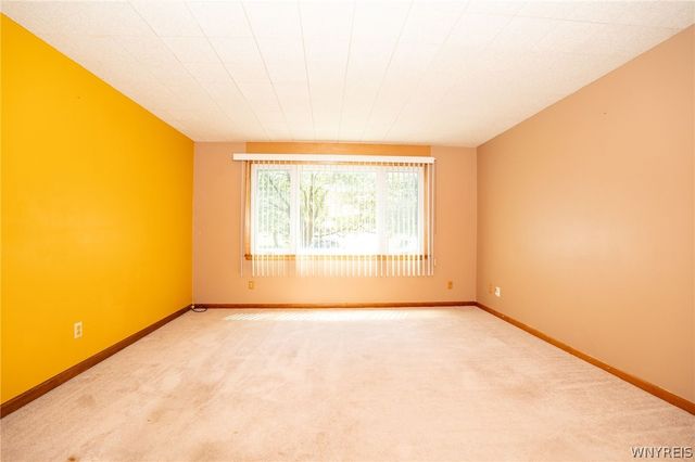 1040 Reserve Road 1, West Seneca, NY 14224
