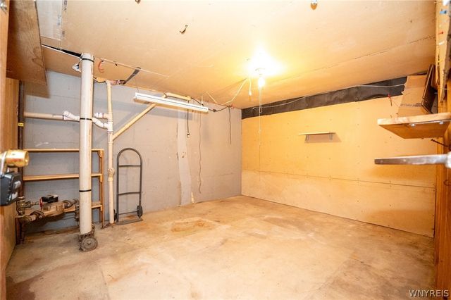 1040 Reserve Road 1, West Seneca, NY 14224