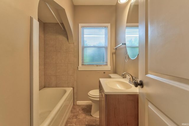 645 S Fares Avenue, Evansville, IN 47714