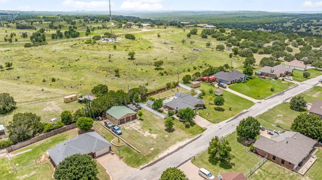 1100 Huffman Drive, Glen Rose, TX 76043