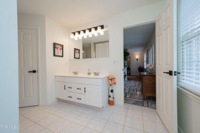 744 Stuffle Street, Kingsport, TN 37660