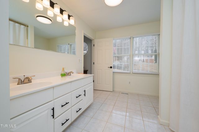 744 Stuffle Street, Kingsport, TN 37660