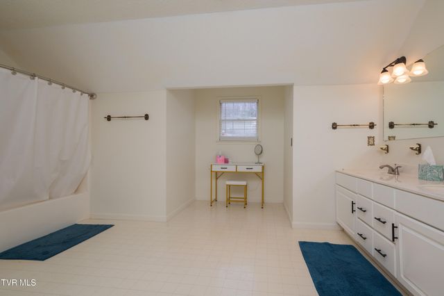 744 Stuffle Street, Kingsport, TN 37660