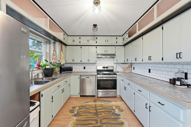 6 North Drive, Conway, AR 72034