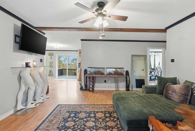 6 North Drive, Conway, AR 72034