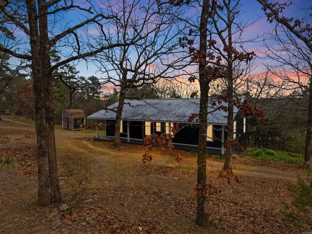6 North Drive, Conway, AR 72034