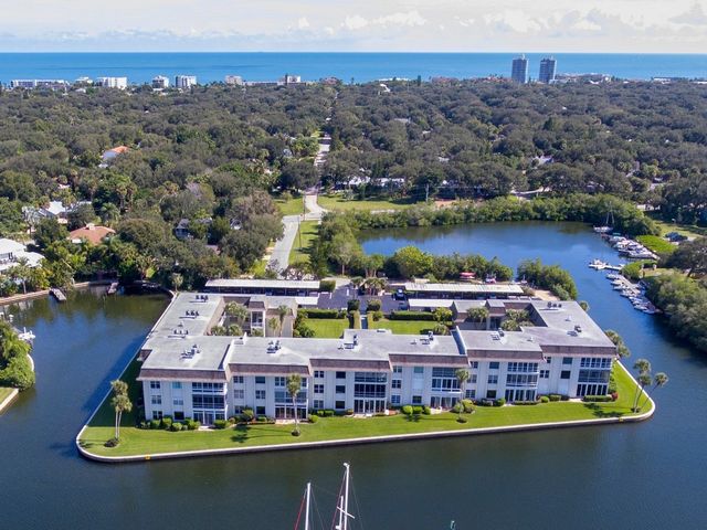 200 Greytwig Road 109, Vero Beach, FL 32963