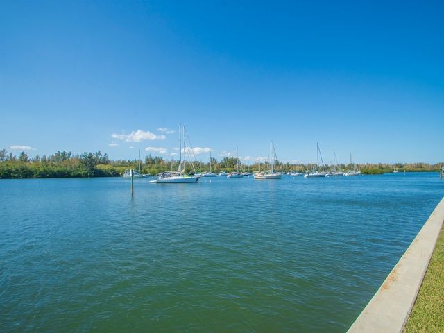 200 Greytwig Road 109, Vero Beach, FL 32963