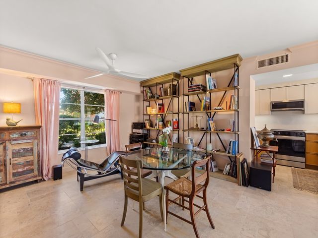 200 Greytwig Road 109, Vero Beach, FL 32963