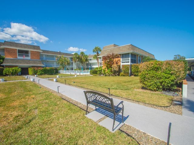 200 Greytwig Road 109, Vero Beach, FL 32963