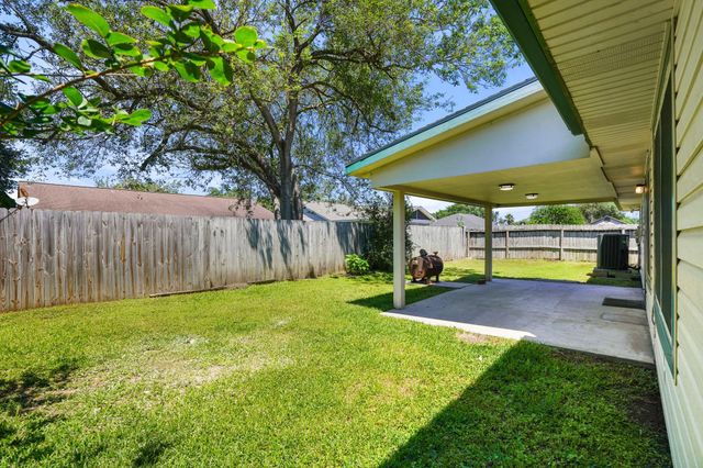 9731 Shell Rock Road, La Porte, TX 77571