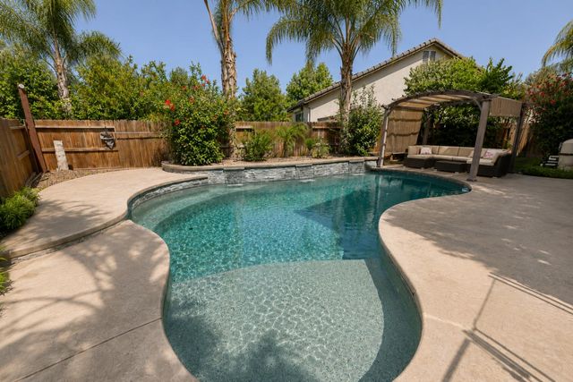 3488 Lincoln Avenue, Clovis, CA 93619
