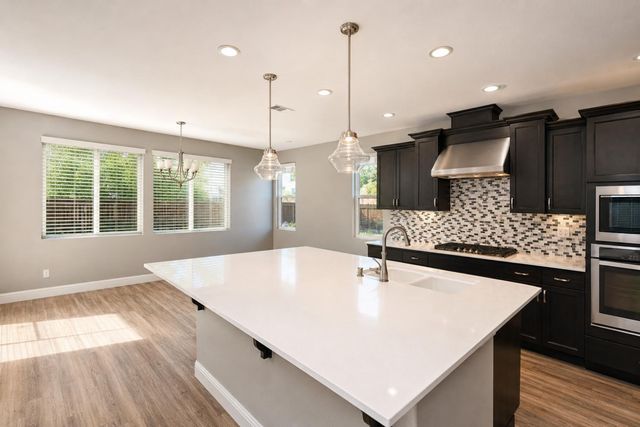 3488 Lincoln Avenue, Clovis, CA 93619