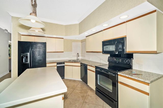 7669 FAIRWAY WOODS DRIVE 704, Sarasota, FL 34238