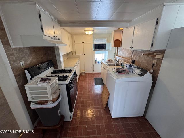 224 Sackett Street, Maumee, OH 43537