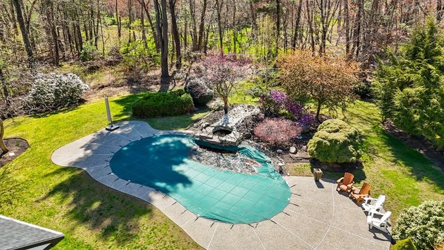 27 Bogastow Circle, Millis, MA 02054