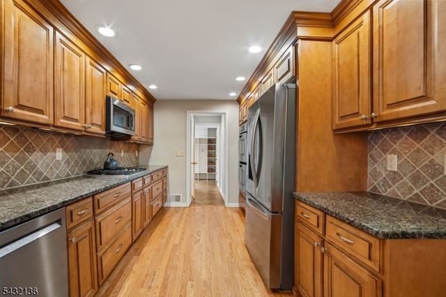 22 Homestead Ter, Scotch Plains Twp., NJ 07076