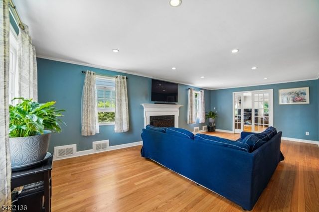 22 Homestead Ter, Scotch Plains Twp., NJ 07076