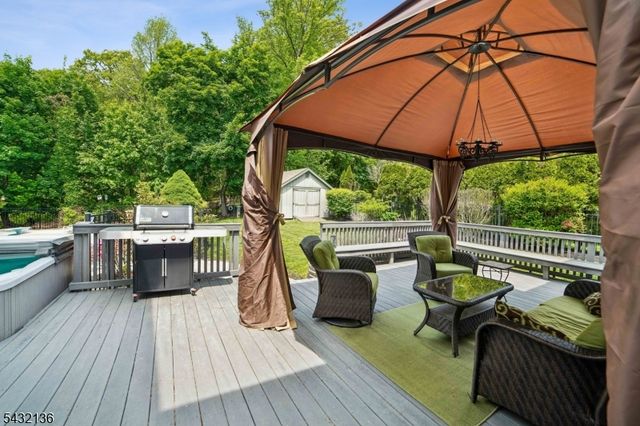 22 Homestead Ter, Scotch Plains Twp., NJ 07076