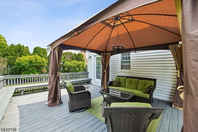 22 Homestead Ter, Scotch Plains Twp., NJ 07076