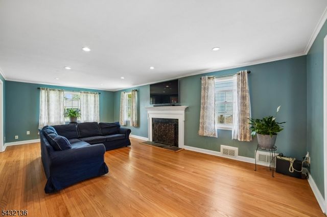 22 Homestead Ter, Scotch Plains Twp., NJ 07076