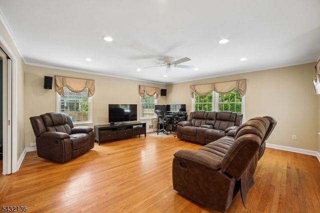 22 Homestead Ter, Scotch Plains Twp., NJ 07076