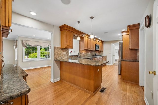 22 Homestead Ter, Scotch Plains Twp., NJ 07076