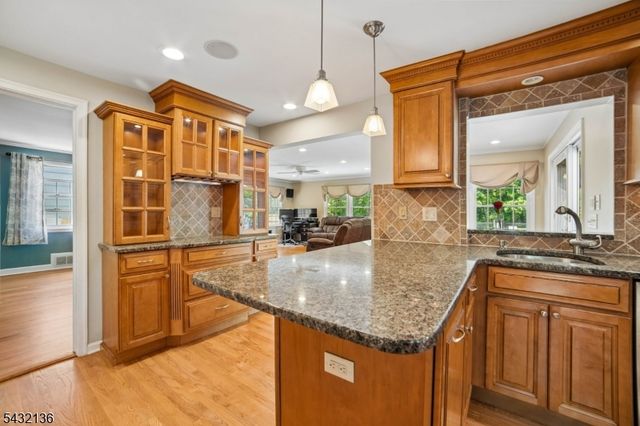 22 Homestead Ter, Scotch Plains Twp., NJ 07076